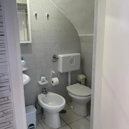 בית נופש Casetta Rosy אוסטוני
