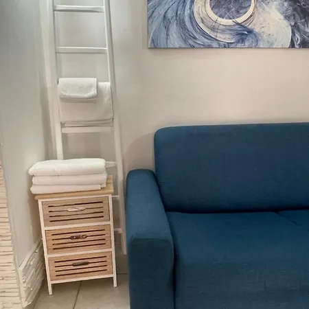 בית נופש Casetta Rosy אוסטוני